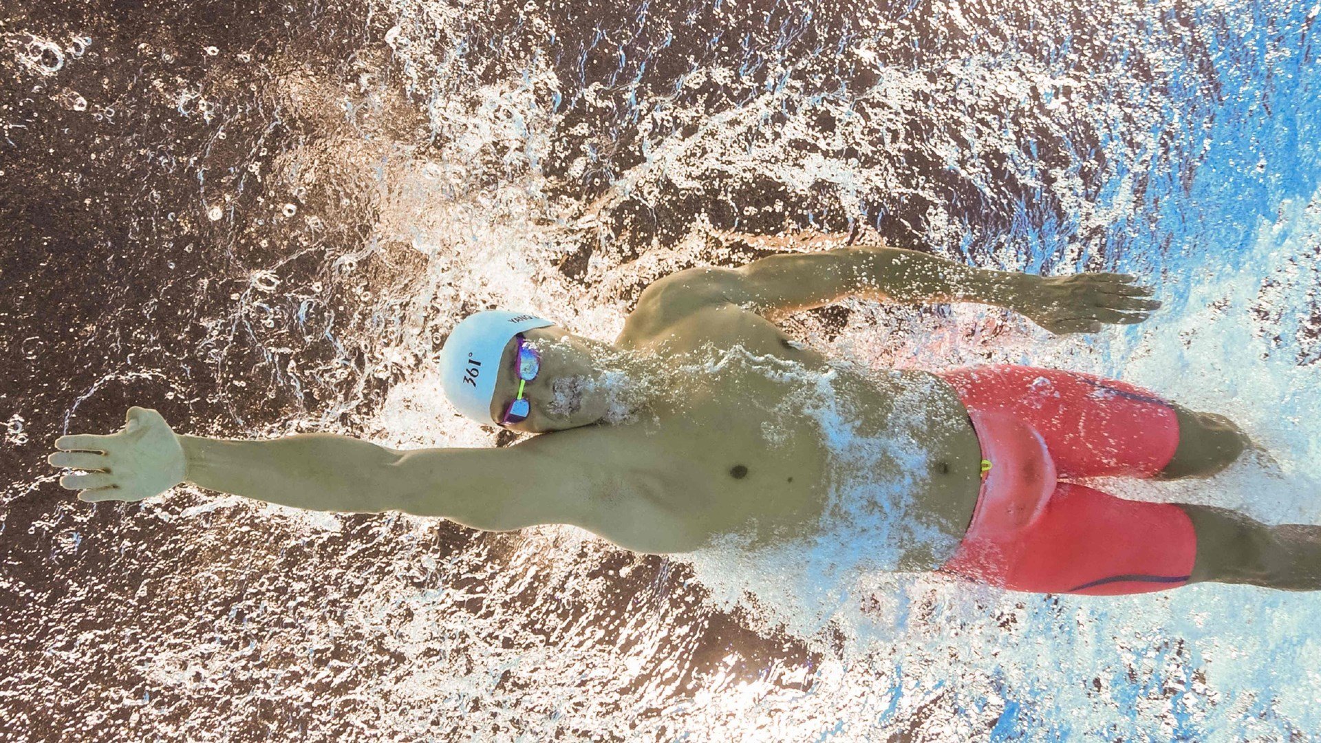 篮球精神点亮中国的每一座城市，篮球体现的精神